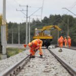 17.10.2021. Wrzosówka. Naprawa torowiska / Wiktor Taszłow / Radio Kielce