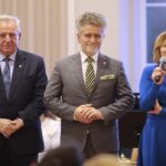 17.10.2021. Strawczyn. Koncert na zwieńczenie warsztatów muzycznych „Z muzyką za pan brat”. Na zdjęciach (od lewej): Tadeusz Tkaczyk - wójt gminy Strawczyn, Krzysztof Słoń - senator PiS i Anna Krupka - wiceminister kultury, dziedzictwa narodowego i sportu / Wiktor Taszłow / Radio Kielce