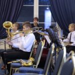 17.10.2021. Strawczyn. Koncert na zwieńczenie warsztatów muzycznych „Z muzyką za pan brat” / Wiktor Taszłow / Radio Kielce