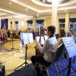 17.10.2021. Strawczyn. Koncert na zwieńczenie warsztatów muzycznych „Z muzyką za pan brat” / Wiktor Taszłow / Radio Kielce