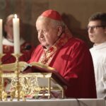 18.10.2021. Wąchock. 70. rocznica powrotu cystersów do Wąchocka. Msza święta której przewodniczył kardynał Stanisław Dziwisz / Wiktor Taszłow / Radio Kielce