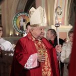 18.10.2021. Wąchock. 70. rocznica powrotu cystersów do Wąchocka. Msza święta której przewodniczył kardynał Stanisław Dziwisz / Wiktor Taszłow / Radio Kielce