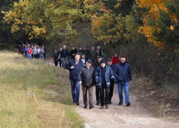 19.10.2021. Góra Zelejowa. Uroczyste otwarcie ścieżki geoturystycznej / Wiktor Taszłow / Radio Kielce