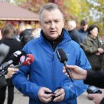 19.10.2021. Góra Zelejowa. Uroczyste otwarcie ścieżki geoturystycznej. Na zdjęciu: Robert Jaworski - burmistrz gminy i miasta Chęciny / Wiktor Taszłow / Radio Kielce