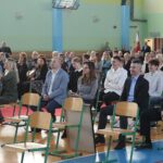 19.10.2021. Nowiny. Nadanie imienia Liceum Ogólnokształcącemu w Nowinach / Wiktor Taszłow / Radio Kielce