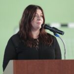 19.10.2021. Nowiny. Nadanie imienia Liceum Ogólnokształcącemu w Nowinach. Na zdjęciu: Kornelia Bem-Kozieł - dyrektor szkoły / Wiktor Taszłow / Radio Kielce