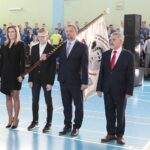 19.10.2021. Nowiny. Nadanie imienia Liceum Ogólnokształcącemu w Nowinach / Wiktor Taszłow / Radio Kielce