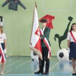 19.10.2021. Nowiny. Nadanie imienia Liceum Ogólnokształcącemu w Nowinach / Wiktor Taszłow / Radio Kielce