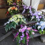 21.10.2021. Kielce. Przygotowania na Wszystkich Świętych. Kwiaty / Wiktor Taszłow / Radio Kielce