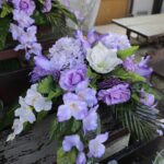 21.10.2021. Kielce. Przygotowania na Wszystkich Świętych. Kwiaty / Wiktor Taszłow / Radio Kielce