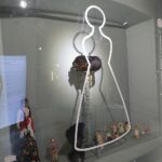 22.10.2021. Kielce. Muzeum Zabawek i Zabawy. Wystawa „Od szmacianki do lalki Barbie. Rola kobiety i kanony kobiecego piękna na przestrzeni wieków” / Wiktor Taszłow / Radio Kielce