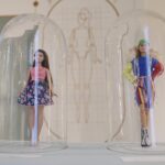 22.10.2021. Kielce. Muzeum Zabawek i Zabawy. Wystawa „Od szmacianki do lalki Barbie. Rola kobiety i kanony kobiecego piękna na przestrzeni wieków” / Wiktor Taszłow / Radio Kielce