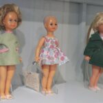 22.10.2021. Kielce. Muzeum Zabawek i Zabawy. Wystawa „Od szmacianki do lalki Barbie. Rola kobiety i kanony kobiecego piękna na przestrzeni wieków” / Wiktor Taszłow / Radio Kielce