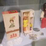 22.10.2021. Kielce. Muzeum Zabawek i Zabawy. Wystawa „Od szmacianki do lalki Barbie. Rola kobiety i kanony kobiecego piękna na przestrzeni wieków” / Wiktor Taszłow / Radio Kielce