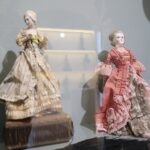 22.10.2021. Kielce. Muzeum Zabawek i Zabawy. Wystawa „Od szmacianki do lalki Barbie. Rola kobiety i kanony kobiecego piękna na przestrzeni wieków” / Wiktor Taszłow / Radio Kielce