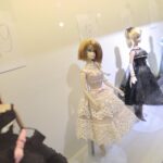 22.10.2021. Kielce. Muzeum Zabawek i Zabawy. Wystawa „Od szmacianki do lalki Barbie. Rola kobiety i kanony kobiecego piękna na przestrzeni wieków” / Wiktor Taszłow / Radio Kielce