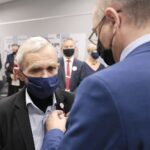 21.10.2021. Kielce. Uroczystość wręczenia Krzyży Wolności i Solidarności. Na zdjęciu (od lewej): Mateusz Szpytma - wiceprezes IPN, Stefan Salawa / Wiktor Taszłow / Radio Kielce