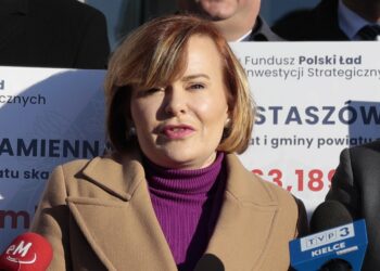 25.10.2021. Kielce. Konferencja na temat Polskiego Ładu. Na zdjęciu: poseł Anna Krupka - wiceminister kultury, dziedzictwa narodowego i sportu / Wiktor Taszlow / Radio Kielce