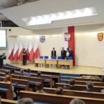 27.10.2021. Kielce. Podpisanie umów z przedstawicielami samorządów na naprawę zniszczeń powstałych w wyniku niekorzystnych zjawisk atmosferycznych w 2021 roku / Wiktor Taszłow / Radio Kielce
