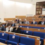 27.10.2021. Kielce. Podpisanie umów z przedstawicielami samorządów na naprawę zniszczeń powstałych w wyniku niekorzystnych zjawisk atmosferycznych w 2021 roku / Wiktor Taszłow / Radio Kielce