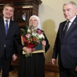 28.10.2021. Kielce. Inauguracja roku kultury oraz wręczenie świętokrzyskiej Nagrody Kultury. Na zdjęciu (od lewej): Andrzej Pruś - przewodniczący Sejmiku Województwa Świętokrzyskiego, s. Hanna Szmigielska – mniszka benedyktynka, Andrzej Bętkowski - marszałek województwa świętokrzyskiego / Wiktor Taszłow / Radio Kielce