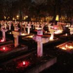 31.10.2021. Kielce. Cmentarz Stary nocą / Wiktor Taszłow / Radio Kielce