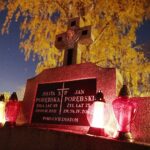 31.10.2021. Kielce. Cmentarz Stary nocą / Wiktor Taszłow / Radio Kielce