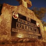 31.10.2021. Kielce. Cmentarz Stary nocą / Wiktor Taszłow / Radio Kielce