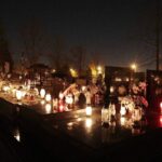 31.10.2021. Kielce. Cmentarz Stary nocą / Wiktor Taszłow / Radio Kielce