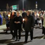 31.10.2021. Kielce. Noc Świętych. Kościół NMP Matki Kościoła w Kielcach-Dąbrowie. Msza święta i procesja / Wiktor Taszłow / Radio Kielce