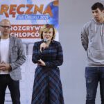03.10.2021. Kielce. Finał akcji „Ręczna na Orlikach 2021”. Na zdjęciu (od lewej): Rafał Wosik - Orły Sportu, Anna Krupka - wiceminister kultury, dziedzictwa narodowego i sportu, Daniel Dujszebajew / Wiktor Taszłow / Radio Kielce