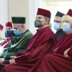 04.10.2021. Kielce. 52. inauguracja roku akademickiego UJK. Na zdjęciu (w środku): prof. Jacek Semaniak - prezes Głównego Urzędu Miar / Wiktor Taszłow / Radio Kielce