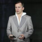 05.10.2021. Kielce. Teatr im. Stefana Żeromskiego. Spektakl "Zaraza". Na zdjęciu: Wojciech Niemczyk - aktor / Wiktor Taszłow / Radio Kielce