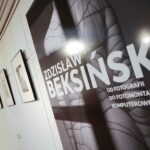 15.10.2021. Kielce. Wystawa zdjęć Zdzisława Beksińskiego w Galerii Winda / Wiktor Taszłow / Radio Kielce