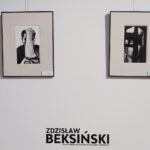 15.10.2021. Kielce. Wystawa zdjęć Zdzisława Beksińskiego w Galerii Winda / Wiktor Taszłow / Radio Kielce