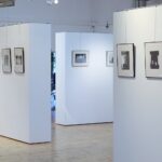 15.10.2021. Kielce. Wystawa zdjęć Zdzisława Beksińskiego w Galerii Winda / Wiktor Taszłow / Radio Kielce