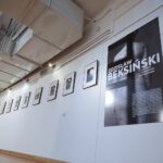 15.10.2021. Kielce. Wystawa zdjęć Zdzisława Beksińskiego w Galerii Winda / Wiktor Taszłow / Radio Kielce