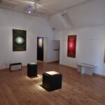 15.10.2021. Kielce. Wystawy prac Joanny Mazuś - "W poszukiwaniu języka uniwersalnego" w Domu Praczki / Wiktor Taszłow / Radio Kielce