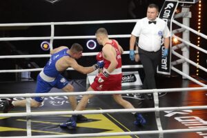 15.10.2021. Kielce. Suzuki Boxing Night 8. Walka: Karol Pawlina (Polska) – Daniel Adamiec (Polska) / Wiktor Taszłow / Radio Kielce