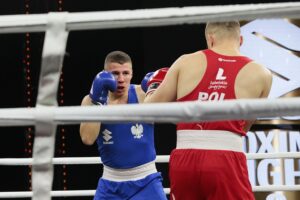 15.10.2021. Kielce. Suzuki Boxing Night 8. Walka: Karol Pawlina (Polska) – Daniel Adamiec (Polska) / Wiktor Taszłow / Radio Kielce