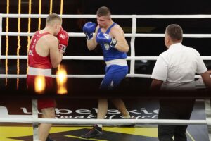 15.10.2021. Kielce. Suzuki Boxing Night 8. Walka: Karol Pawlina (Polska) – Daniel Adamiec (Polska) / Wiktor Taszłow / Radio Kielce