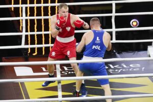 15.10.2021. Kielce. Suzuki Boxing Night 8. Walka: Karol Pawlina (Polska) – Daniel Adamiec (Polska) / Wiktor Taszłow / Radio Kielce