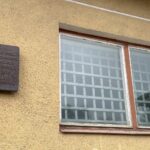 22.10.2021. Janowice. Stara szkoła, nosząca imię Jana Piwnika "Ponurego" / Emilia Sitarska / Radio Kielce