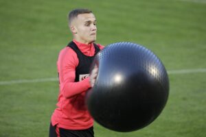 05.10.2021 Kielce. Trening reprezentacji Polski U21w piłce nożnej. Daniel Szelągowski, wychowanek Korony Kielce / Jarosław Kubalski / Radio Kielce