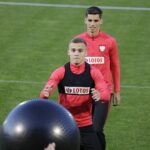 05.10.2021 Kielce. Trening reprezentacji Polski U21w piłce nożnej. Rzuca Daniel Szelągowski, wychowanek Korony Kielce / Jarosław Kubalski / Radio Kielce