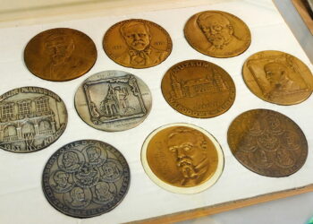 22.10.2016 Kielce. Wystawa z okazji 50-lecia Kieleckiego Oddziału Polskiego Towarzystwa Numizmatycznego. / Jarosław Kubalski / Radio Kielce