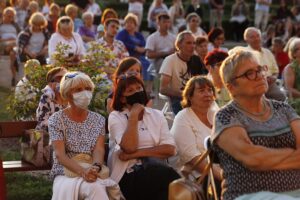 15.08.2020 Kielce. Ogród włoski Pałacu Biskupów Krakowskich. Koncert "Chopinowskie inspiracje" / Jarosław Kubalski / Radio Kielce