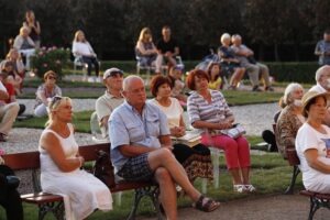 15.08.2020 Kielce. Ogród włoski Pałacu Biskupów Krakowskich. Koncert "Chopinowskie inspiracje" / Jarosław Kubalski / Radio Kielce