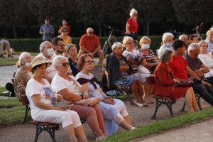 15.08.2020 Kielce. Ogród włoski Pałacu Biskupów Krakowskich. Koncert "Chopinowskie inspiracje" / Jarosław Kubalski / Radio Kielce