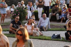 15.08.2020 Kielce. Ogród włoski Pałacu Biskupów Krakowskich. Koncert "Chopinowskie inspiracje" / Jarosław Kubalski / Radio Kielce